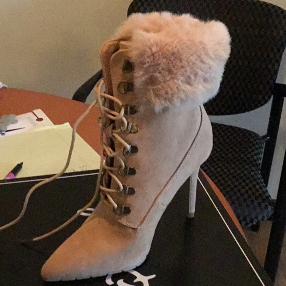 High heel boot